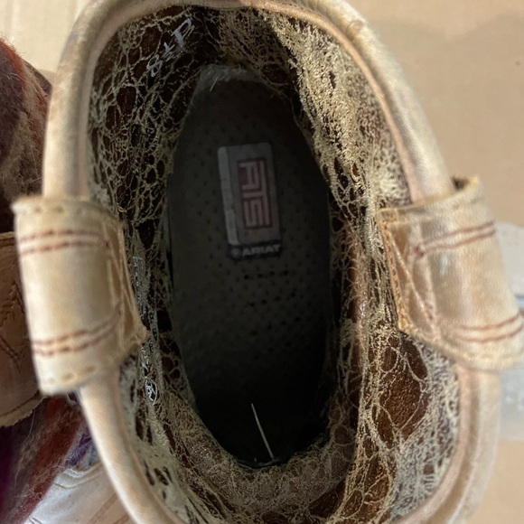 Ariat Women's Tan and Multicolor Western Boots - Picture 6 of 8